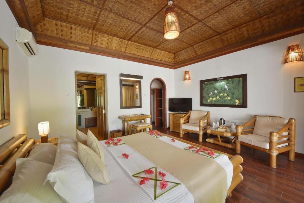 Angaga Island Resort And Spa Extérieur photo